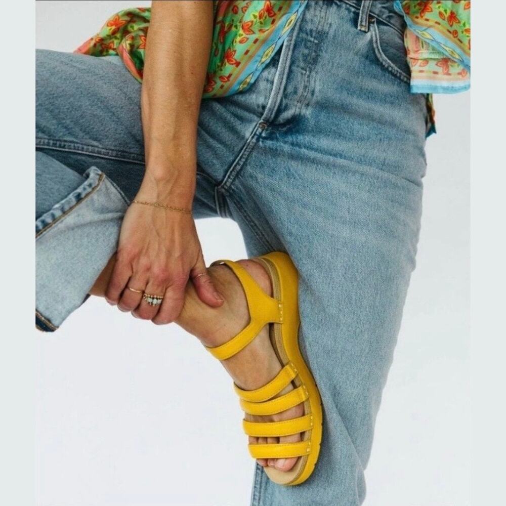 NEW Dansko Roxie Yellow Strappy Leather Clog Sandals 38 7.5-8 - Picture 5 of 12